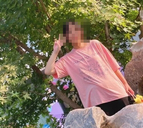 "12살 딸 백신 맞고 이틀 뒤 숨졌다" 하소연한 중국 엄마 구금됐다